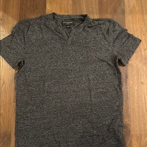 Banana Republic Men's Gray Linen T-Shirt